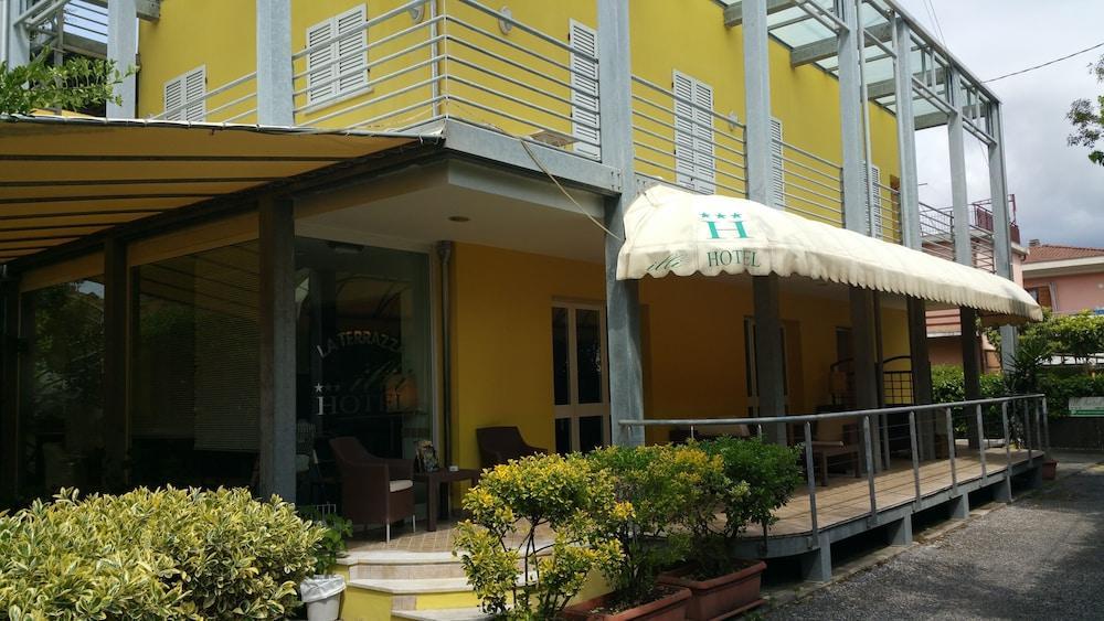 Hotel Illi Marina di Massa Zewnętrze zdjęcie