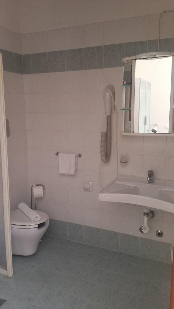 Hotel Illi Marina di Massa Zewnętrze zdjęcie