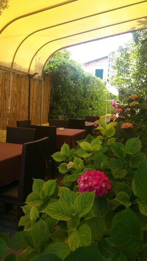 Hotel Illi Marina di Massa Zewnętrze zdjęcie