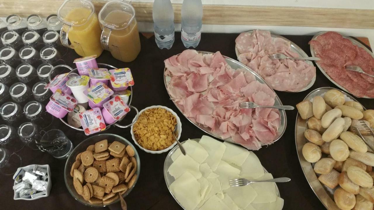 Hotel Illi Marina di Massa Zewnętrze zdjęcie